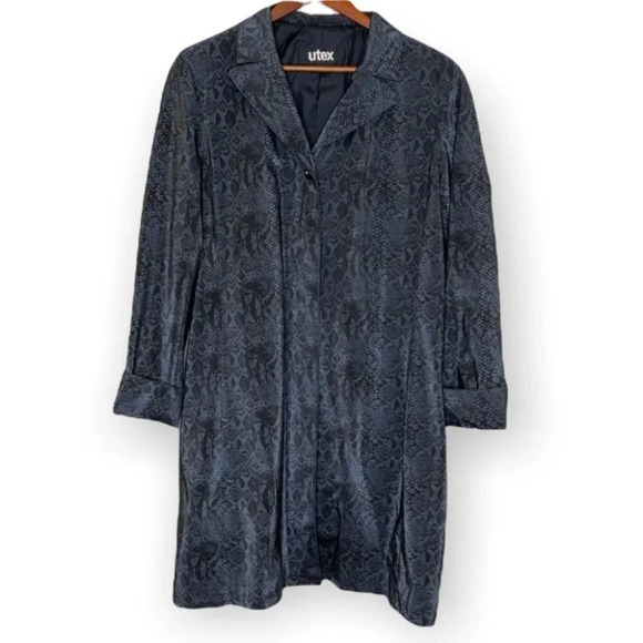 VINTAGE Utex Vinyl Trench Rain Coat Grey Snake Print Waterproof Mobwife Size M - Picture 2 of 9